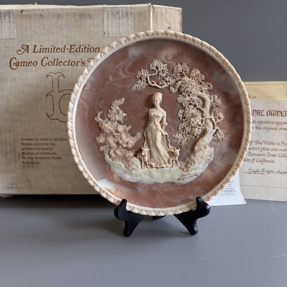 Vintage 1970s Incolay Stone Cameo Collector Plate- "She Walks in Beauty" Poets
